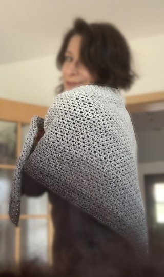 Leichtes Häkeltuch CLOUDY MORNING - jede Größe & jedes Garn