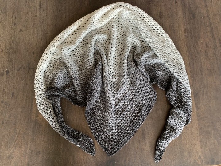 Leichtes Häkeltuch CLOUDY MORNING - jede Größe & jedes Garn