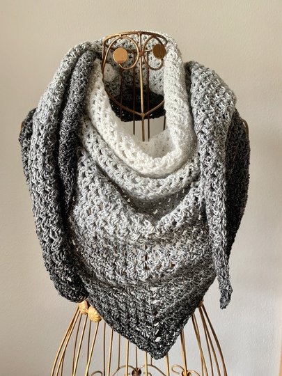 Leichtes Häkeltuch CLOUDY MORNING - jede Größe & jedes Garn