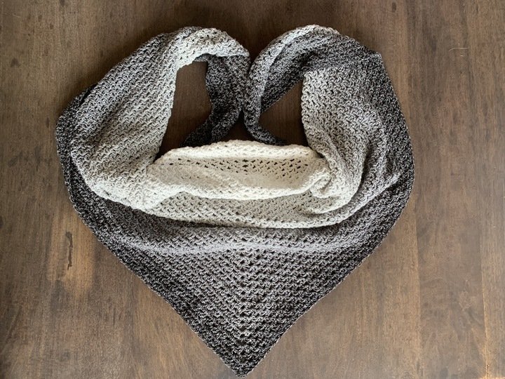 Leichtes Häkeltuch CLOUDY MORNING - jede Größe & jedes Garn