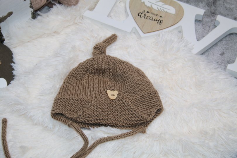 Strickanleitung Baby Mütze gestrickt mit Knoten No. 003