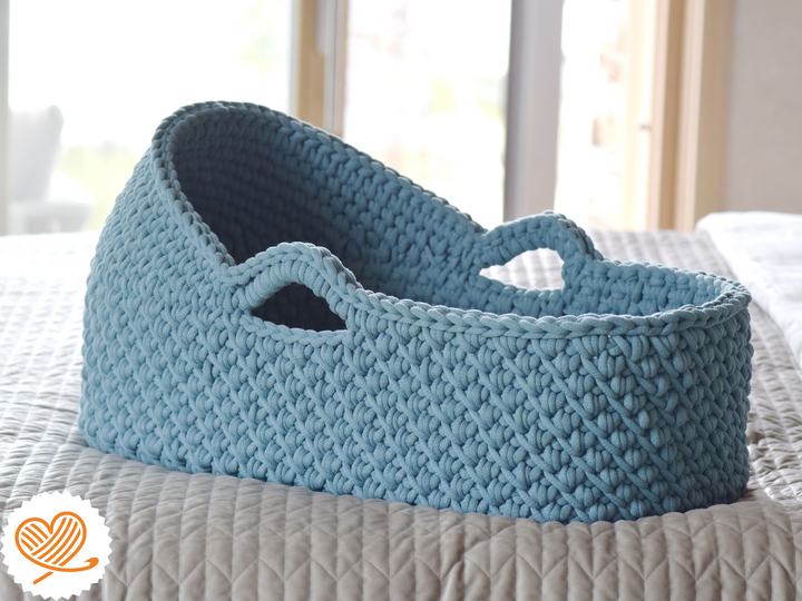 + FENIA + Crochet Moses basket with roof in all sizes with wooden base