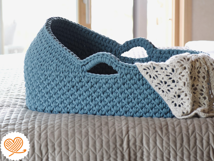 + FERIA + Crochet Moses basket with roof in all sizes with wooden base