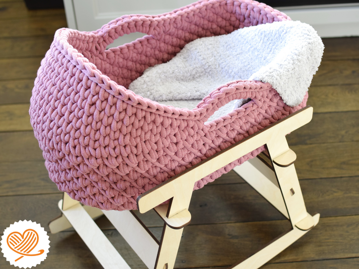 + FERIA + Crochet Moses basket with roof in all sizes with wooden base