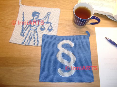 DIY crochet pattern for double-sided potholders for lawyers