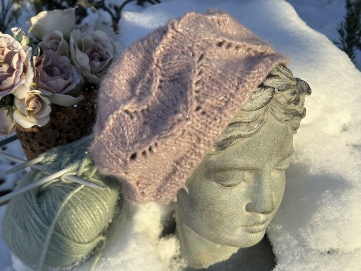 Strickanleitung Baskenmütze «Tulips» - Größe S und M