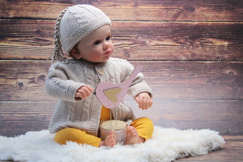 Baby Cardigan in A Form mit Mütze No. 006