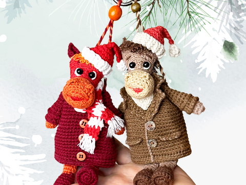 Horse in a Coat. Amigurumi Keychain with Secret Pocket. Crochet pattern.