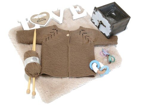 Baby Raglan Cardigan mit Ziermuster No. 004