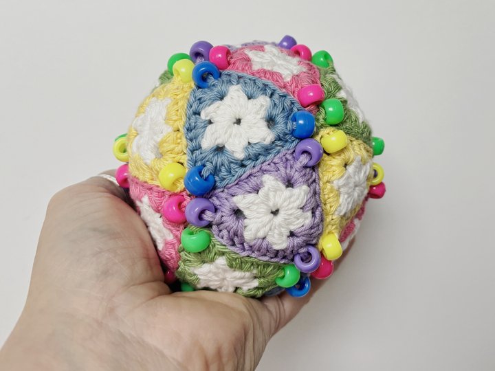 Fidget Stressball Ikosaeder, Ball Perlen häkeln, Fidget Spielzeug Amigurumi