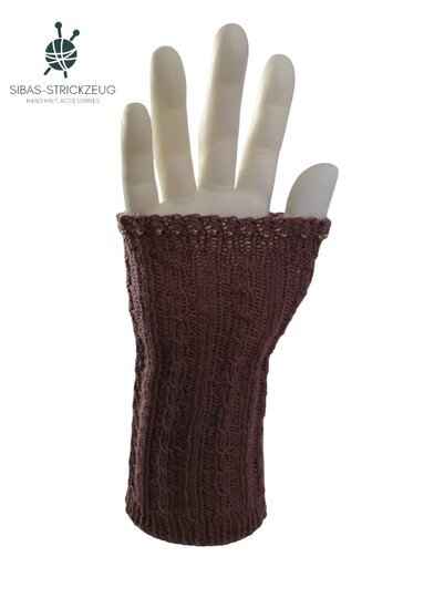 Armstulpen stricken – Anleitung Morgentau mit edlem Perlenabschluss