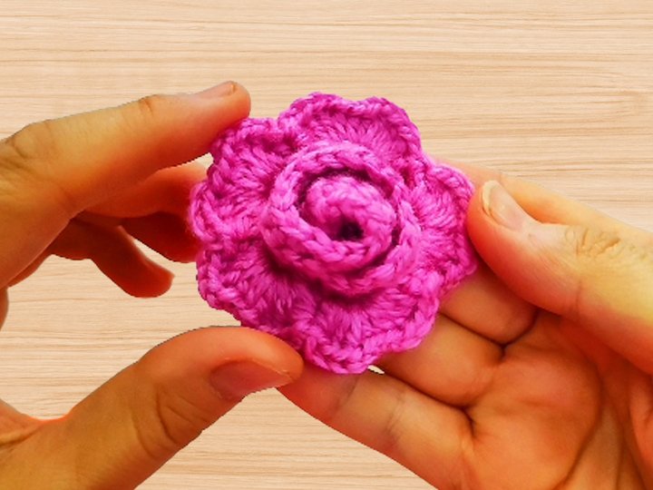 Crochet 3D Flower Hair Clip Pattern – PDF + Video Tutorial (English Only)
