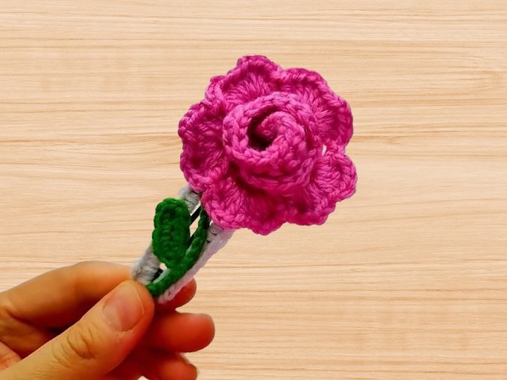 Crochet 3D Flower Hair Clip Pattern – PDF + Video Tutorial (English Only)