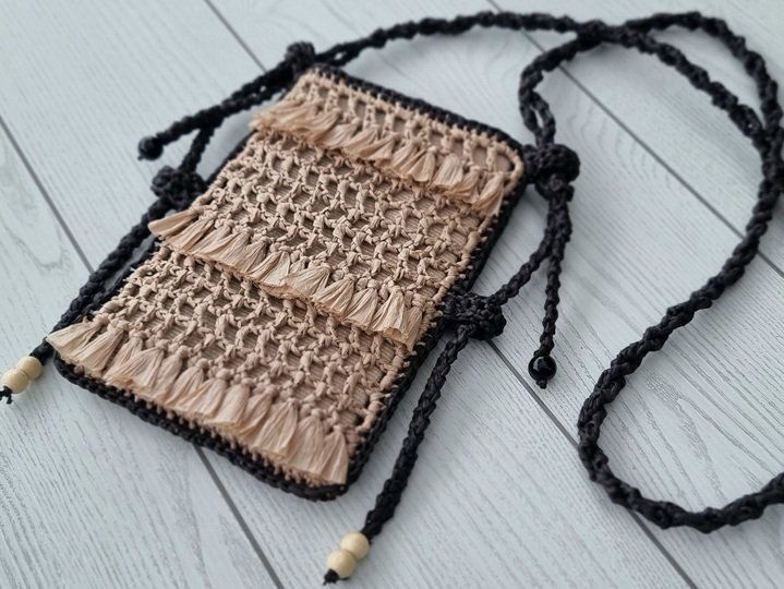 T26 Mini Raffia Crossbody Bag – Crochet Pattern for Phone Bag