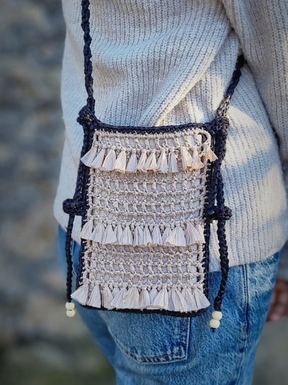 T26 Mini Raffia Crossbody Bag – Crochet Pattern for Phone Bag