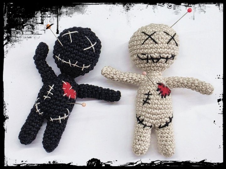 Häkelanleitung kleine Voodoo-Puppe - Schlüsselanhänger