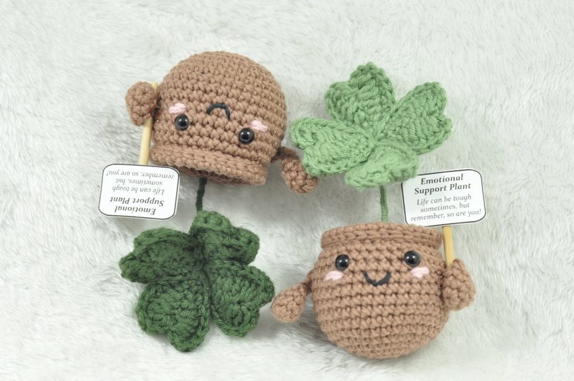 Crochet Pattern Clover with Quote