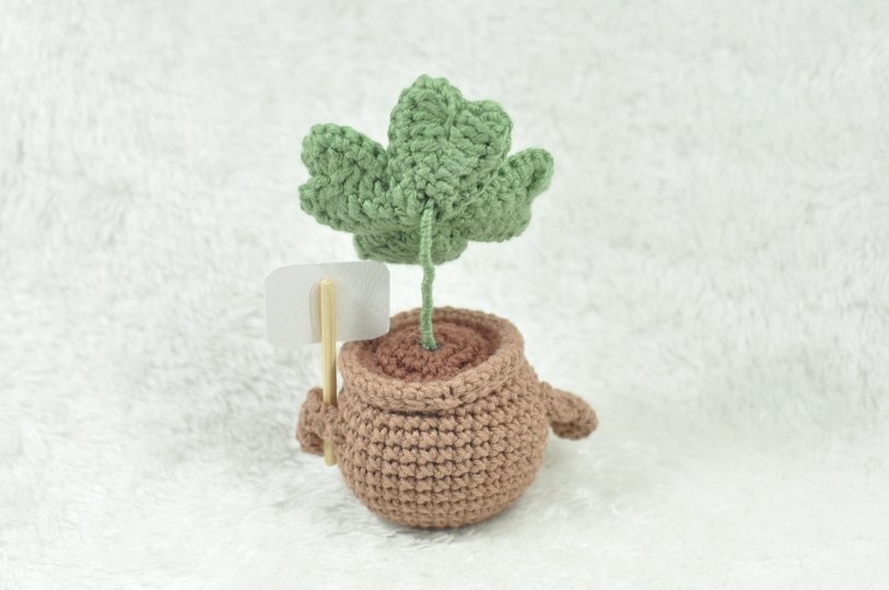 Crochet Pattern Clover with Quote