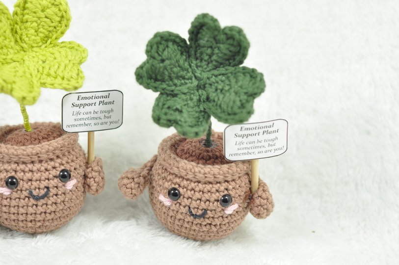 Crochet Pattern Clover with Quote