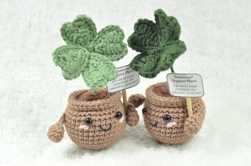 Crochet Pattern Clover with Quote