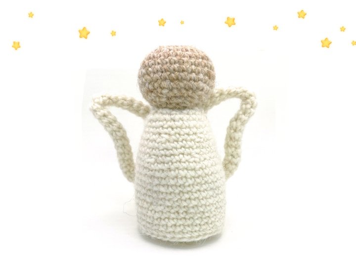 Crochet pattern - decorative Christmas angel with adjustable wings