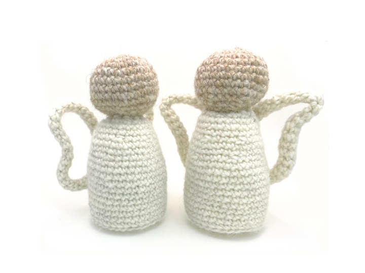 Crochet pattern - decorative Christmas angel with adjustable wings