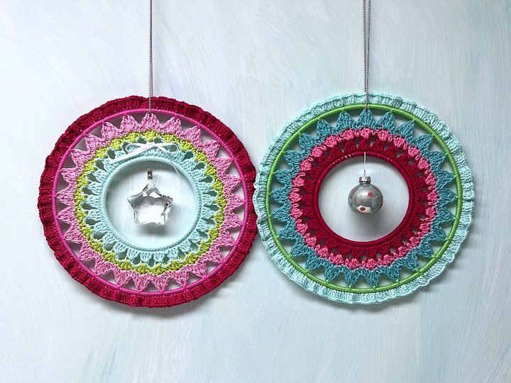 Crochet Pattern "Christmas Wreath", Hanging Wall + Window Decor, PDF