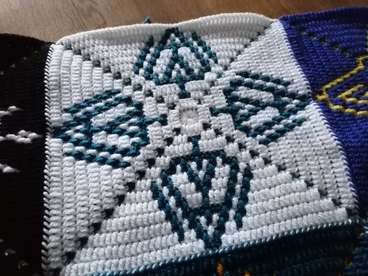 Aralicious - Mosaic crochet blanket