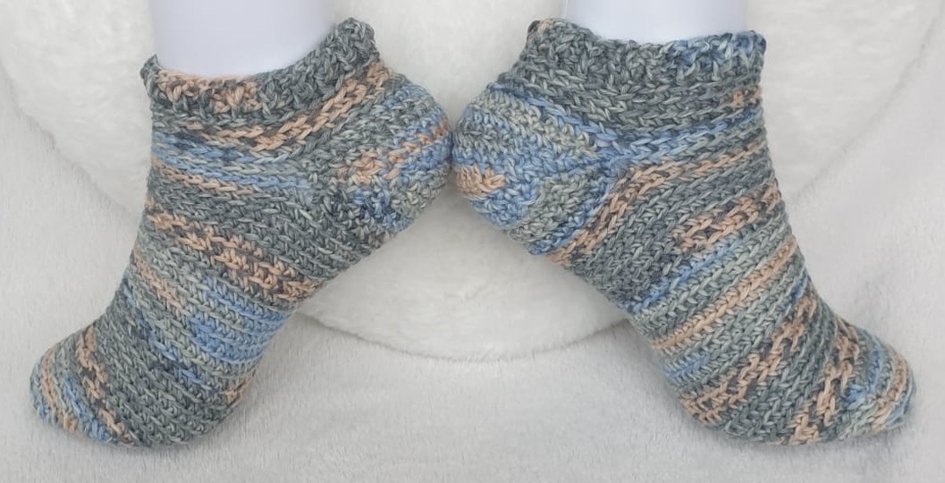 Häkelanleitung für Linus-Häkelsocke cuff down mit Bumerang-Ferse