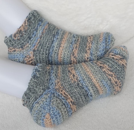 Häkelanleitung für Linus-Häkelsocke cuff down mit Bumerang-Ferse