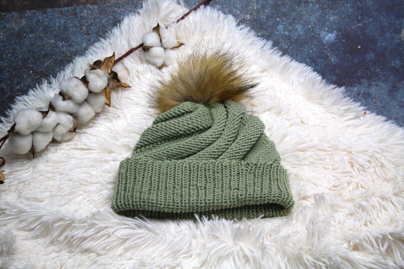 Winter hat in spiral pattern No. 005.