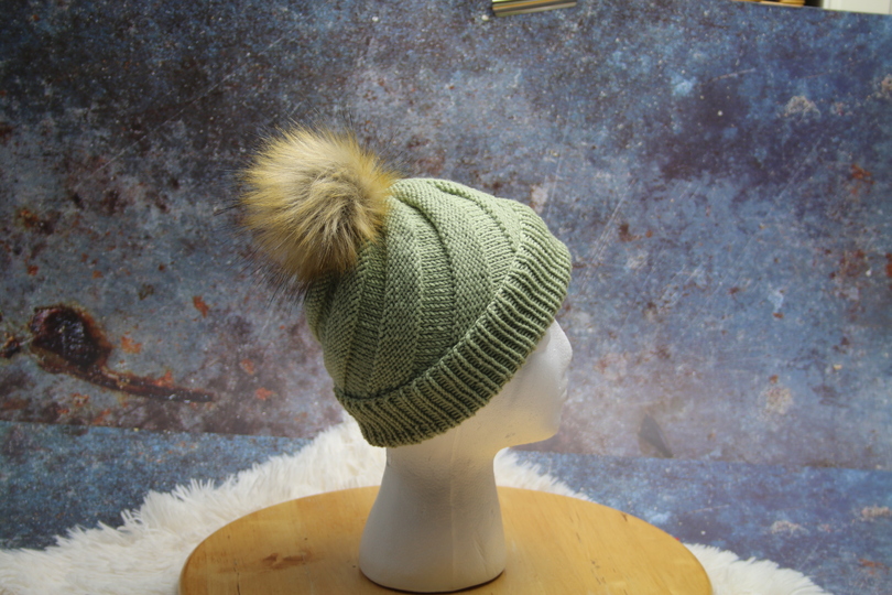 Winter hat in spiral pattern No. 005.