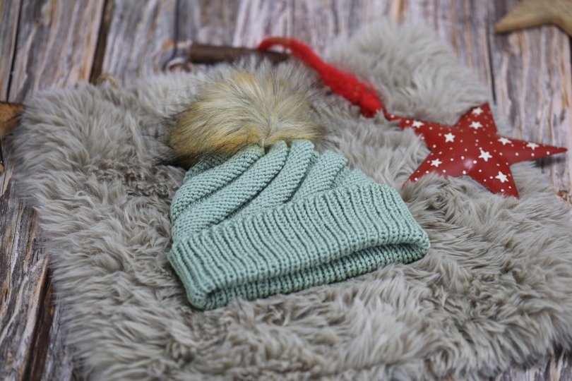 Winter hat in spiral pattern No. 005.