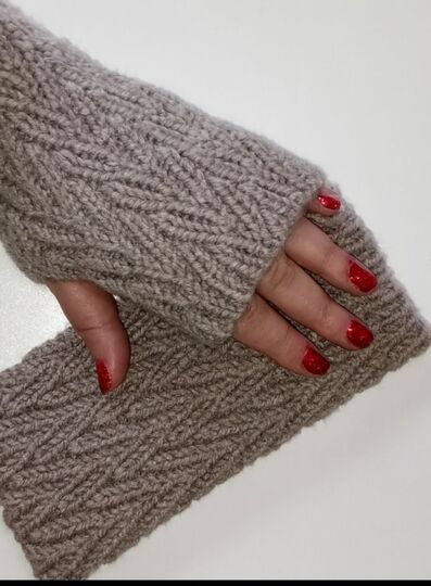 Crochet pattern fingerless gloves "Anni"