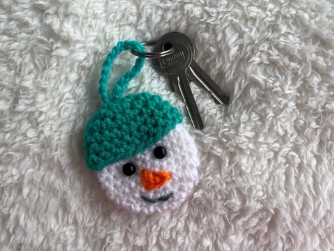 Häkelanleitung Schlüsselanhänger Schneemann