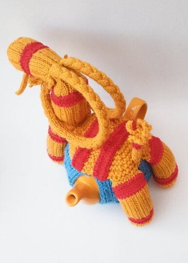 TeaCosyFolk's Christmas Yule Goat Tea Cosy Knitting Pattern