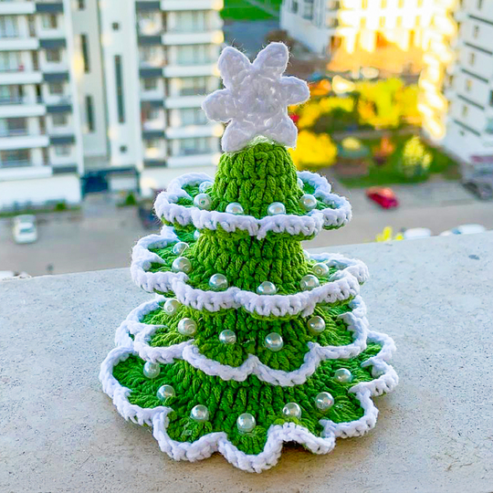 Crochet Christmas Tree Pattern - DIY Decor-Beginner-Friendly Amigurumi Deco