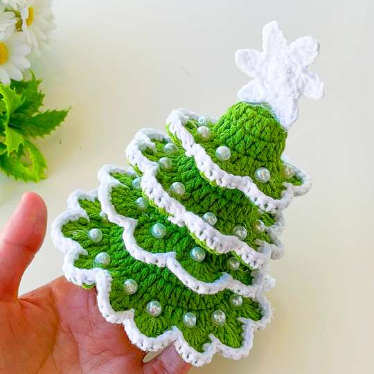 Crochet Christmas Tree Pattern - DIY Decor-Beginner-Friendly Amigurumi Deco