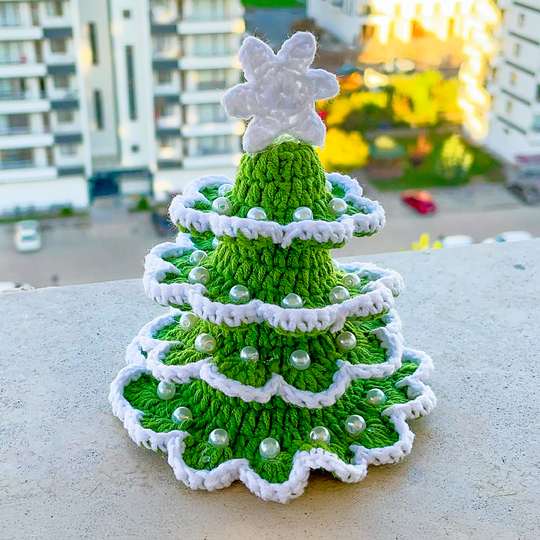 Crochet Christmas Tree Pattern - DIY Decor-Beginner-Friendly Amigurumi Deco