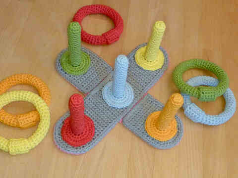 Häkelanleitung Ringwurfspiel für drinnen und draußen, Motorikspiel