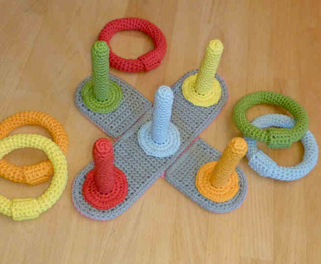 Häkelanleitung Ringwurfspiel für drinnen und draußen, Motorikspiel