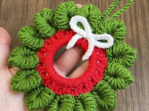 Holiday Crochet Wreath Pattern PDF, DIY Red Green Xmas Decoration Guide