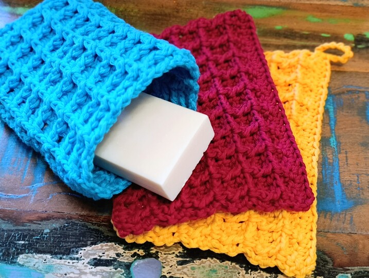 Farbenfrohes Reinigungstuch und Spülhandschuh nachhaltig selbst herstellen