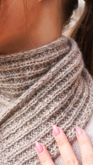 Knit a Mini Shawl in the Sophie Scarf Trend with Video Tutorial