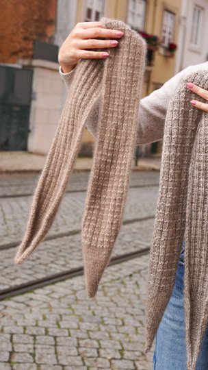 Knit a Mini Shawl in the Sophie Scarf Trend with Video Tutorial