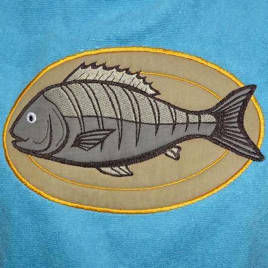 Stickdatei -  Fisch auf dem Teller