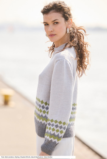 Pulli mit Jacquardbordüre