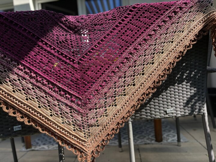 Crochet Pattern Triangular Scarf "Abia"