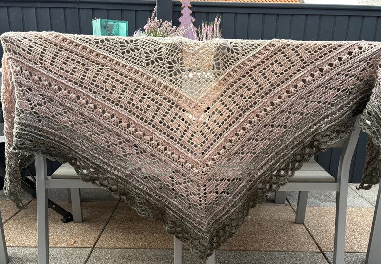 Crochet Pattern Triangular Scarf "Abia"