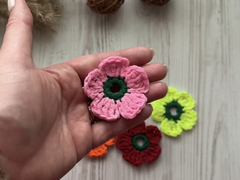 Crochet pattern flower button PDF and video tutorial